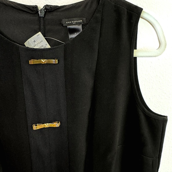 Ann Taylor Black Sleeveless Shift Dress with Bow Detailing – Size 6 - Picture 2 of 2